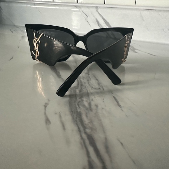 Sunglasses - Picture 4 of 13